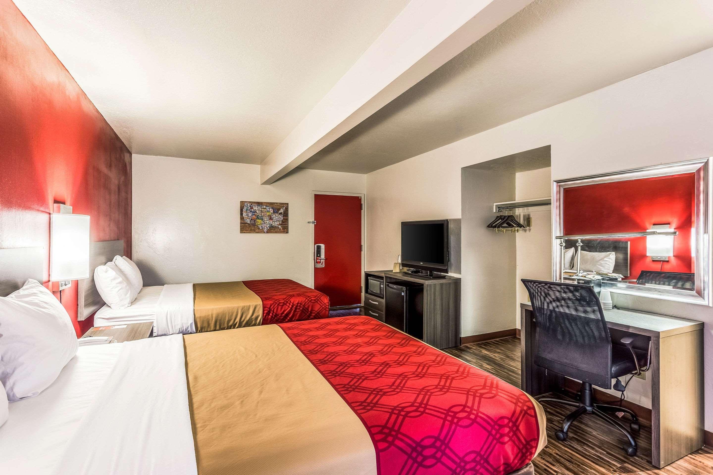 Hotel Econo Near Snake River