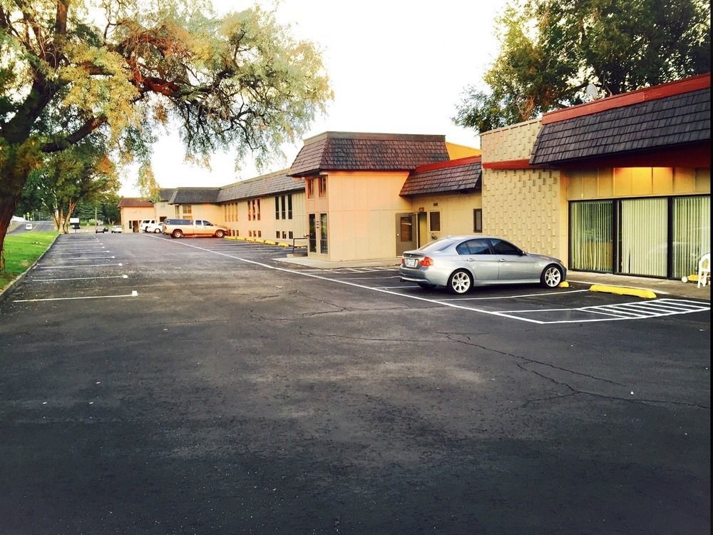 Econo Near Snake River Hotel 2*
