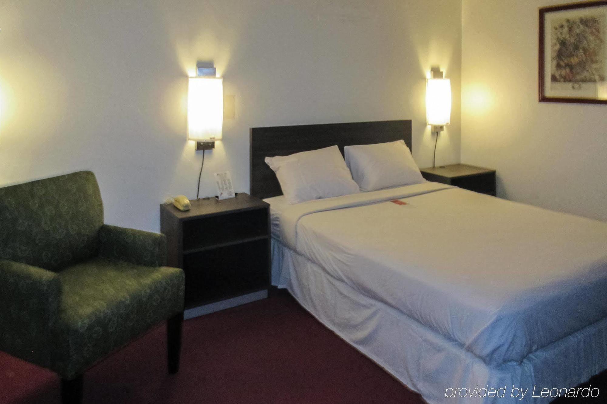 Econo Near Snake River Hotel 2*