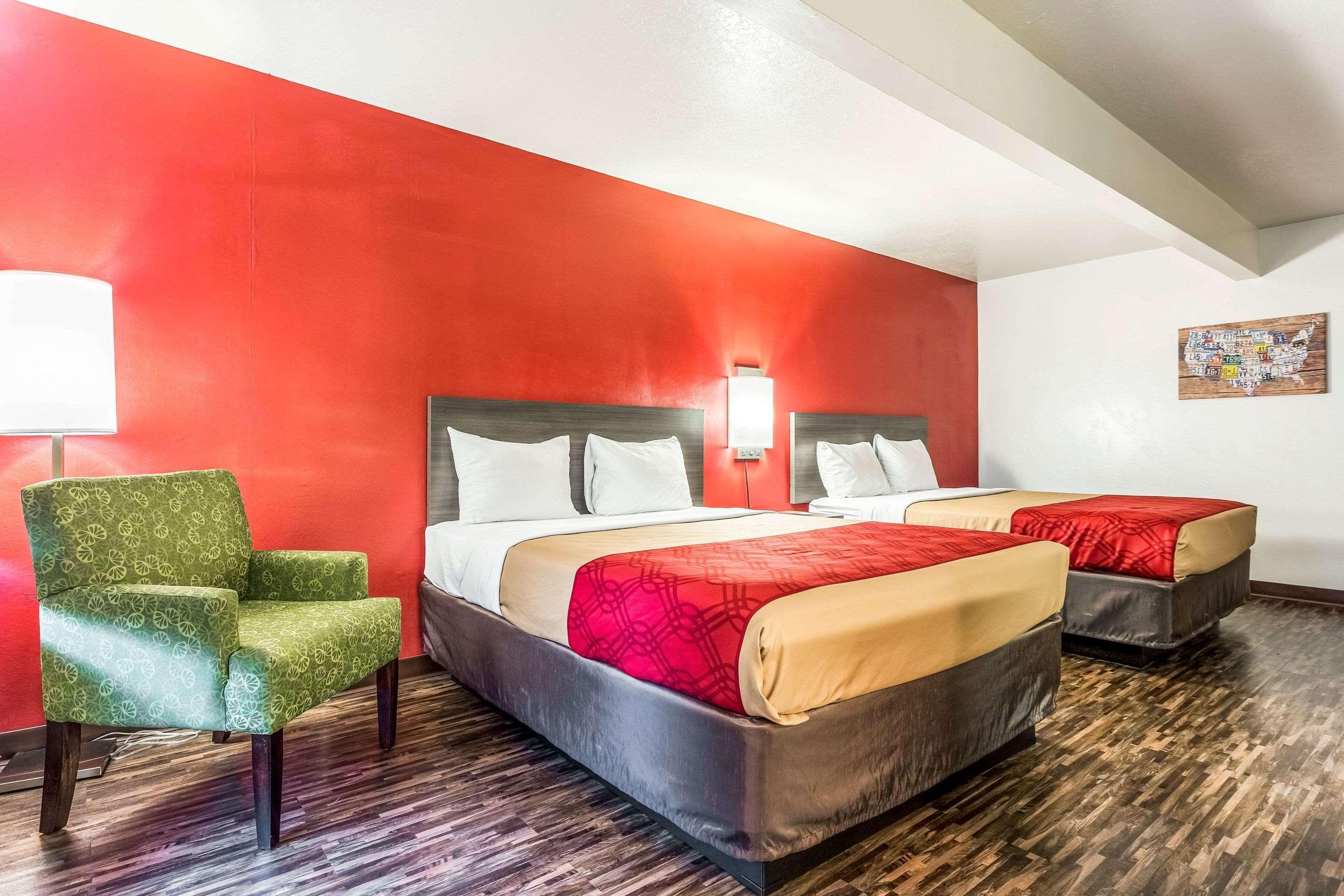 Hotel Econo Near Snake River